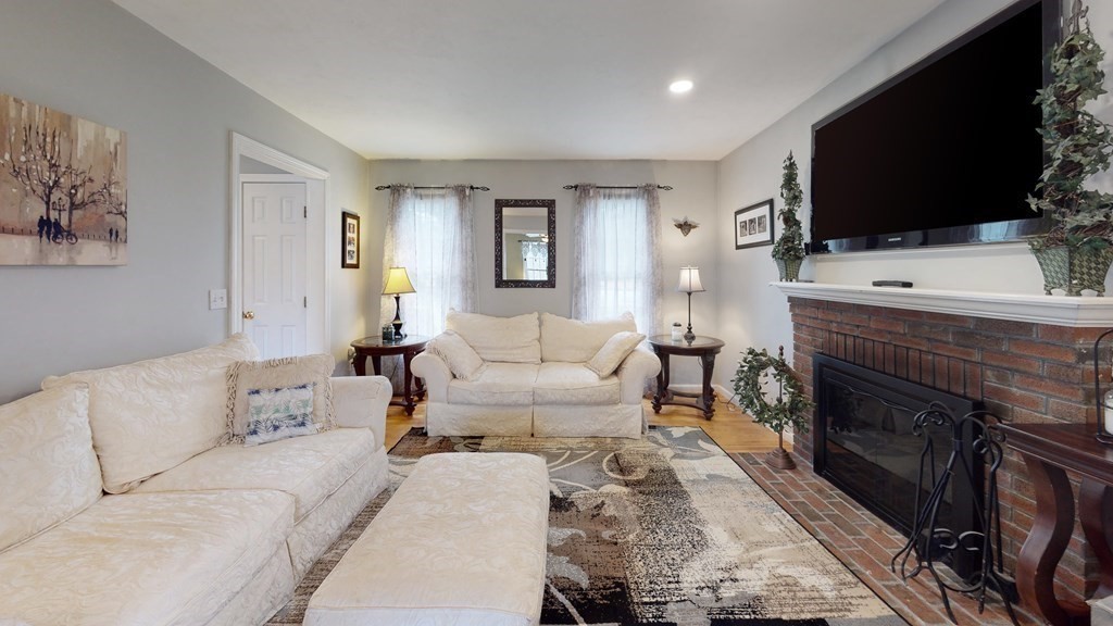 2 Kersey Road Foxboro, MA 02035 - Photo 5 of 33 Gallery Image 5