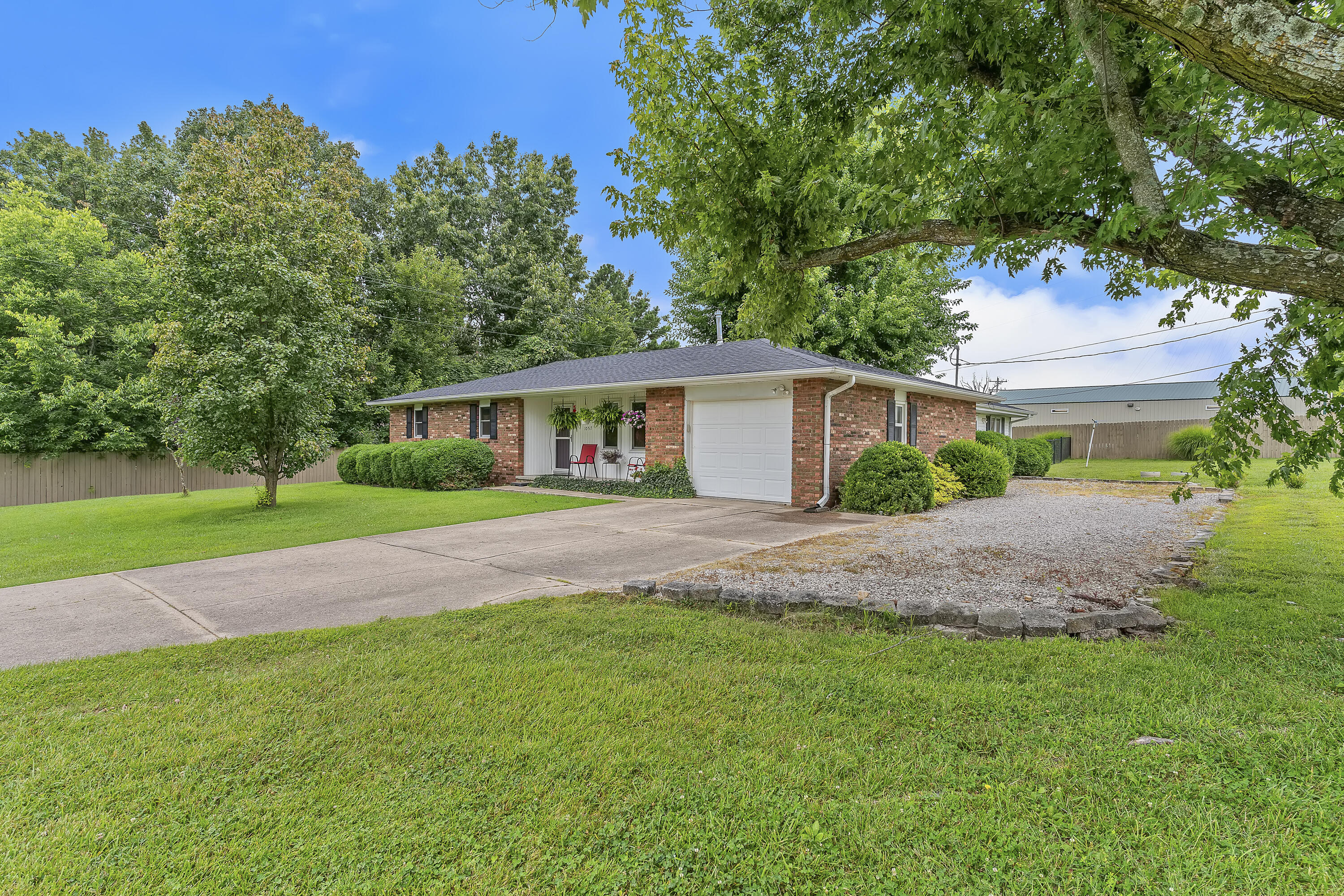 1057 S Elm-3