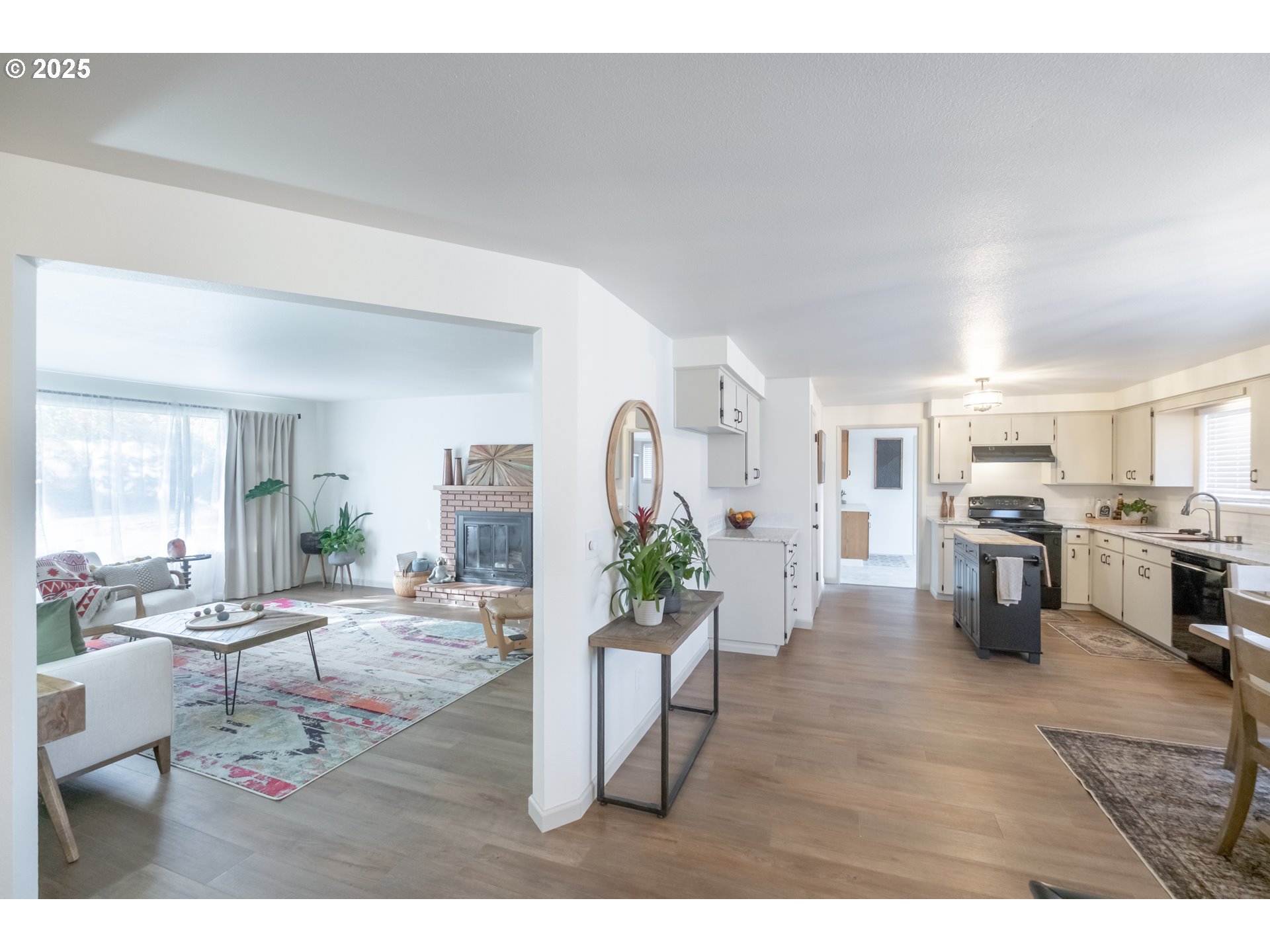 5015 Auburn Road Northeast Salem, OR 97317 - Photo 5 of 39