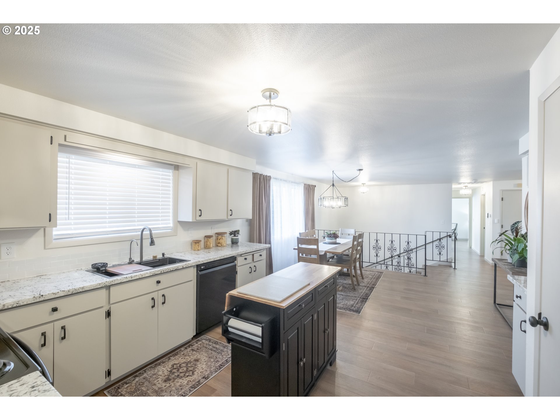 5015 Auburn Road Northeast Salem, OR 97317 - Photo 8 of 39