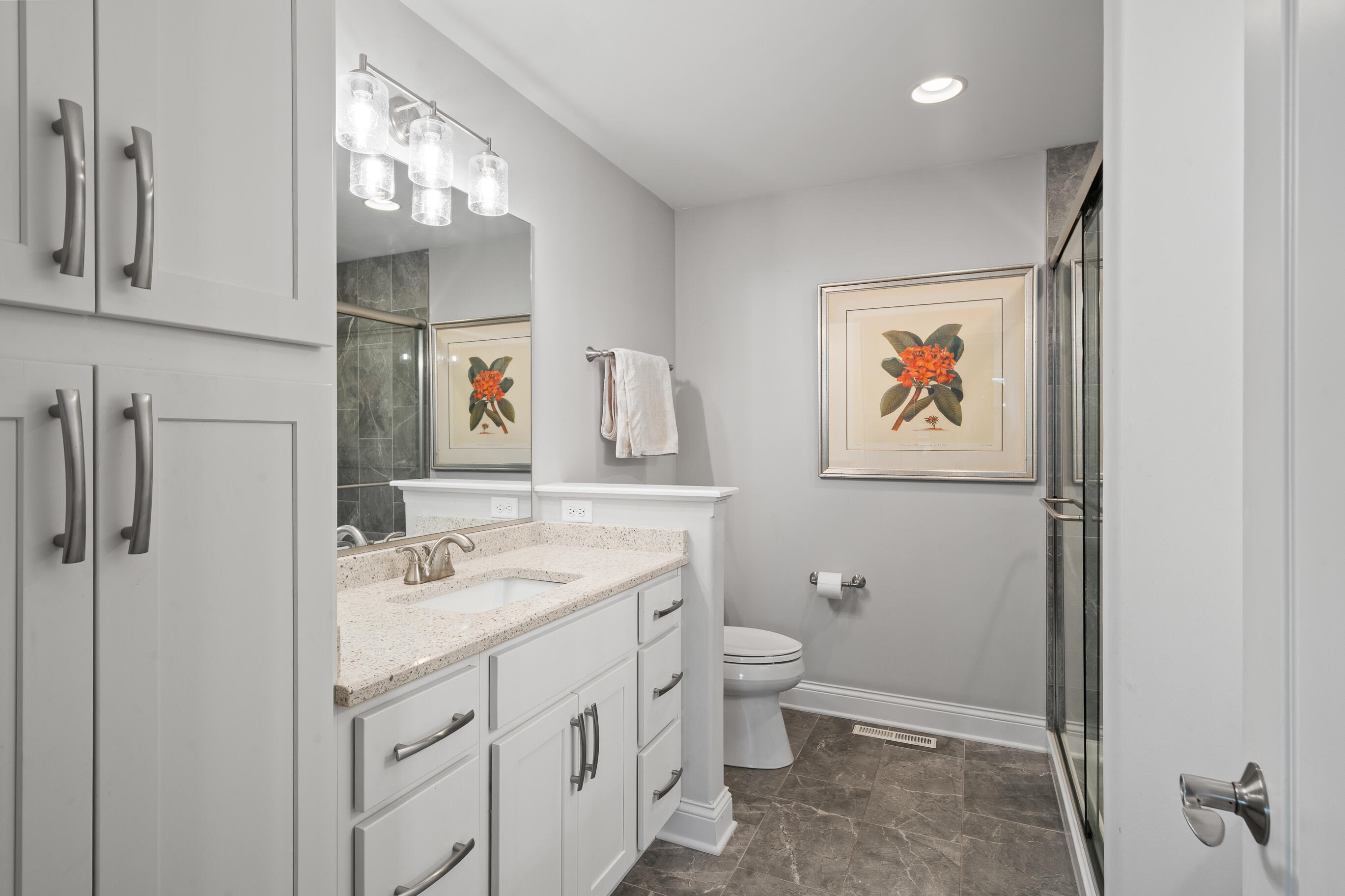 642 Baker Street Walworth, WI 53184 - Photo 41 of 98 Primary Bathroom