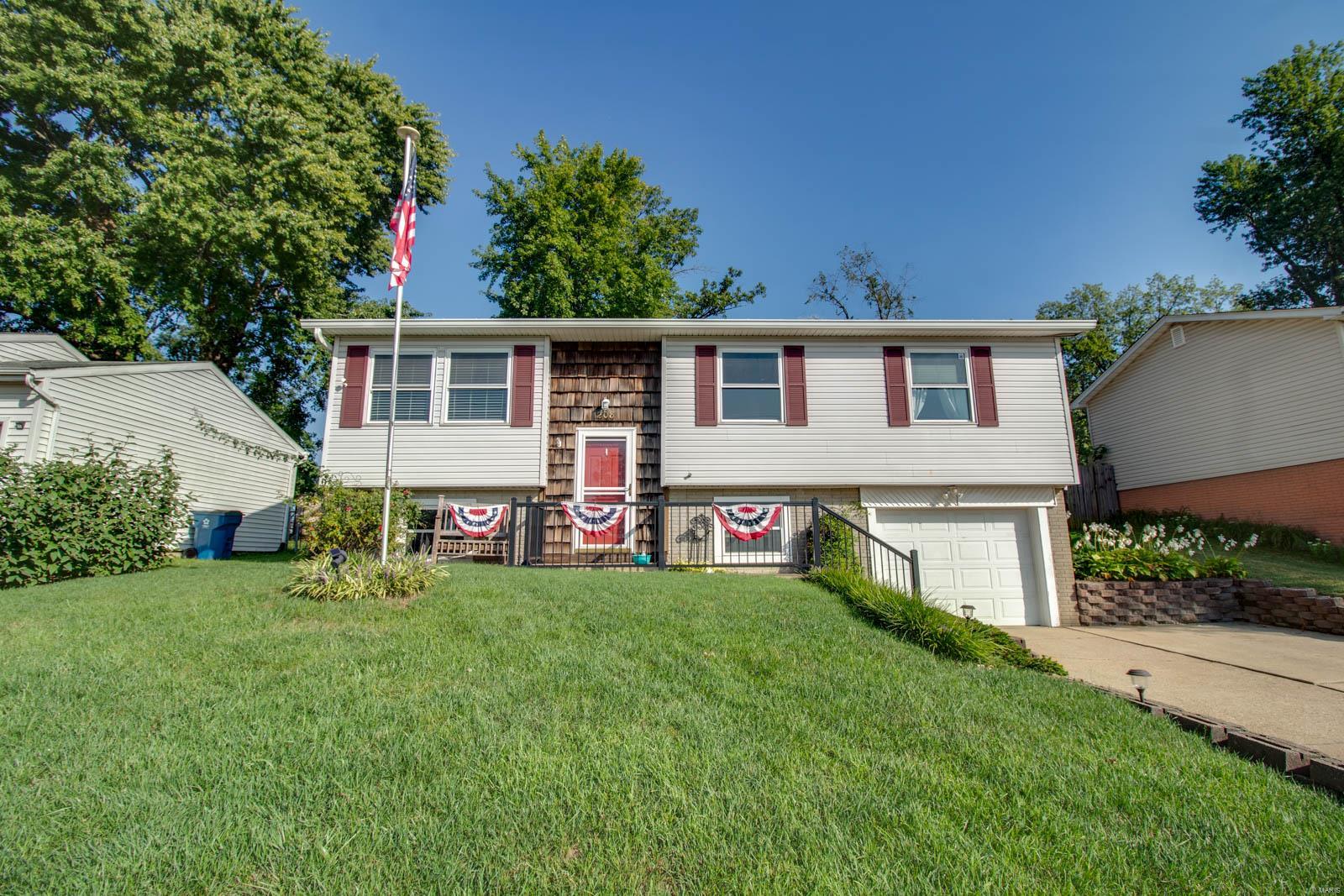 208 Big Arch Road Godfrey, IL 62035 - Photo 1 of 32 Gallery Image 1