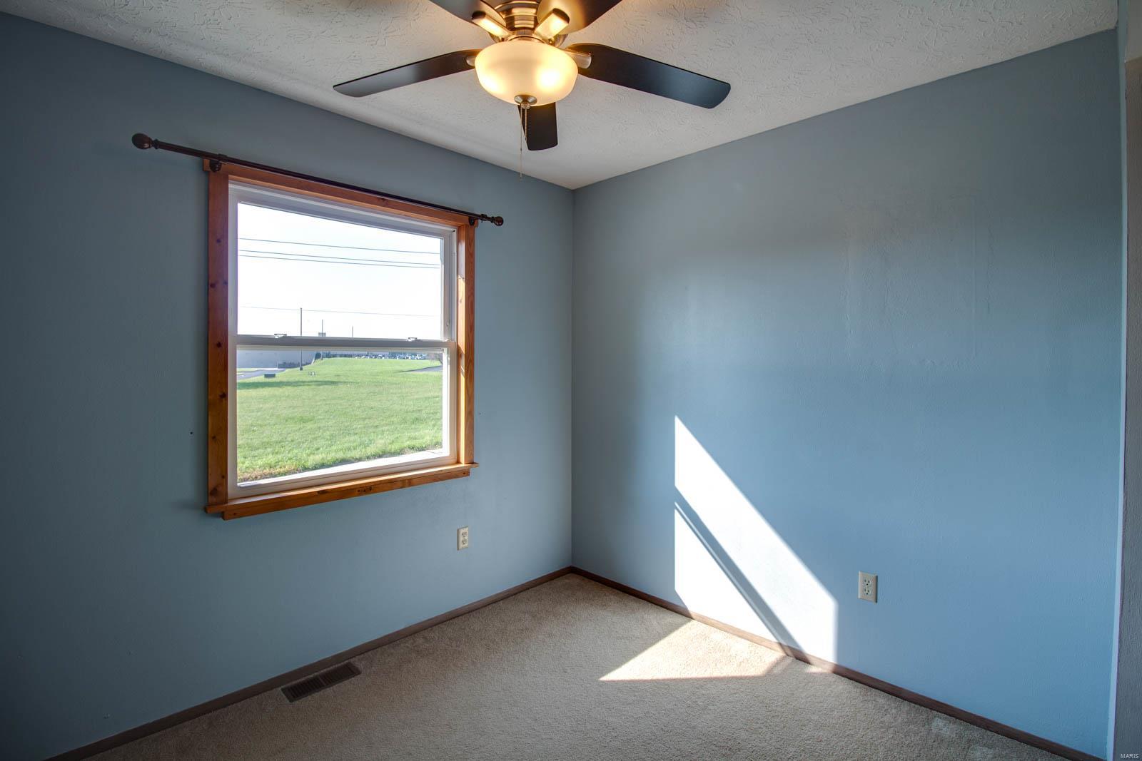 208 Big Arch Road Godfrey, IL 62035 - Photo 12 of 32 Gallery Image 12