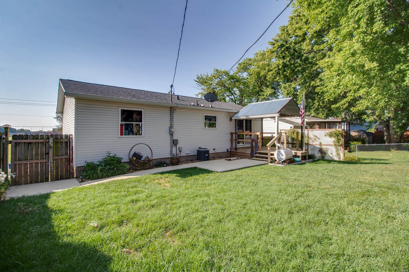208 Big Arch Road Godfrey, IL 62035 - Photo 27 of 32 Gallery Image 27