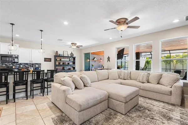 $609,900 | 189 Magneta Loop, Auburndale, FL 33823