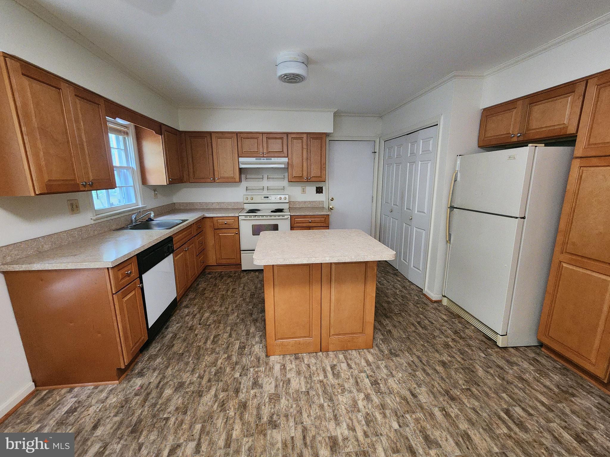 4205 Glenn Dale Road Bowie, MD 20720 - Photo 6 of 23 Kitchen