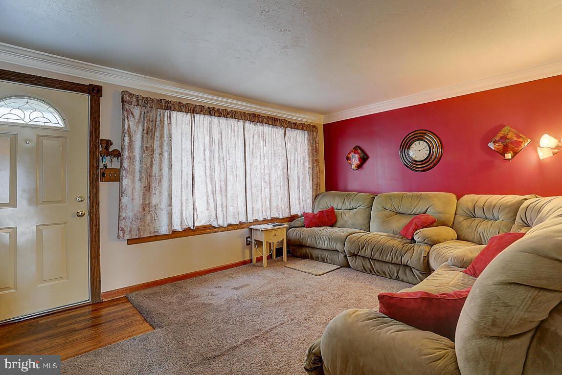 39 Farmland Road Leola, PA 17540 - Photo 3 of 27 Gallery Image 3