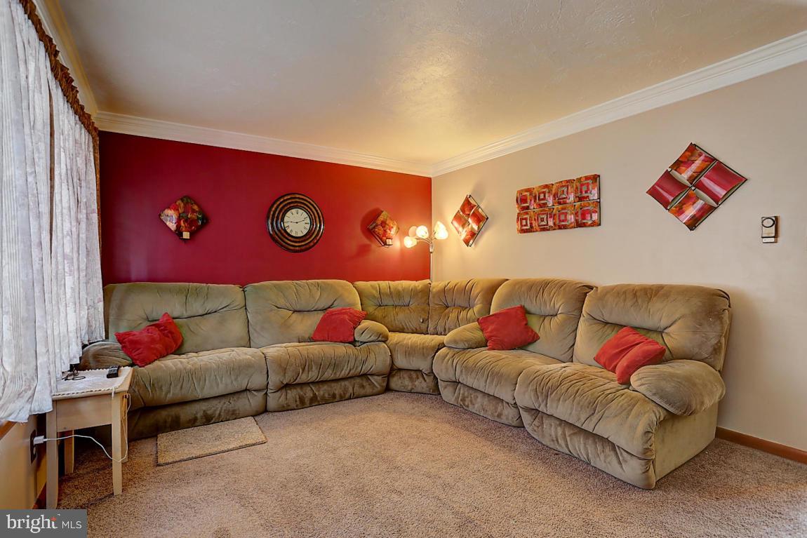 39 Farmland Road Leola, PA 17540 - Photo 4 of 27 Gallery Image 4