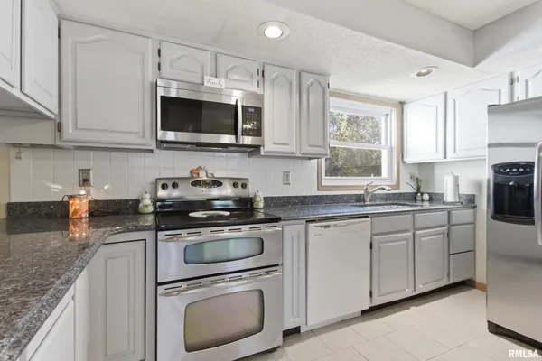 $224,500 | 21 Armstrong Court, Macomb, IL 61455