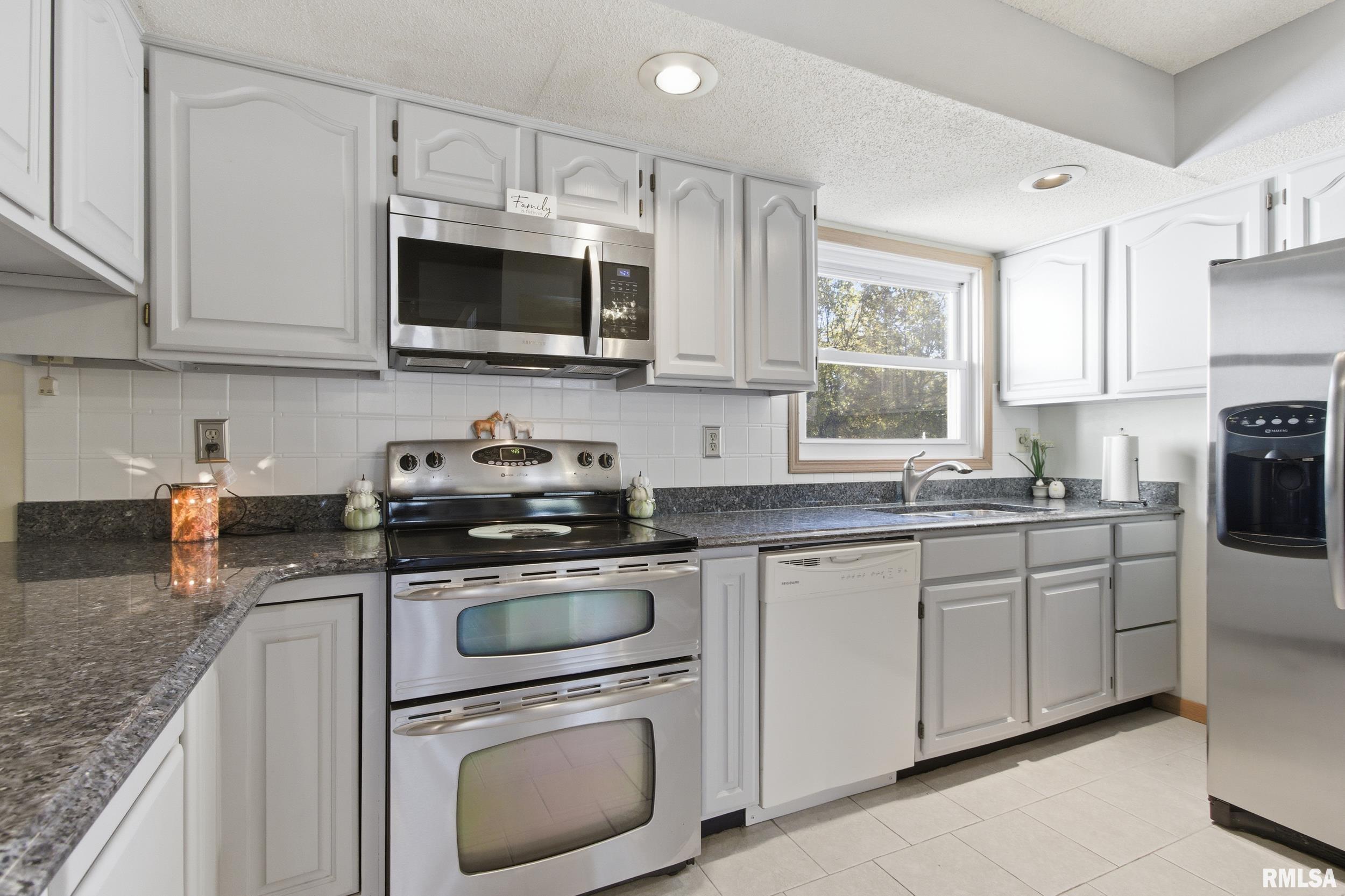 21 Armstrong Court Macomb, IL 61455 - Photo 13 of 51