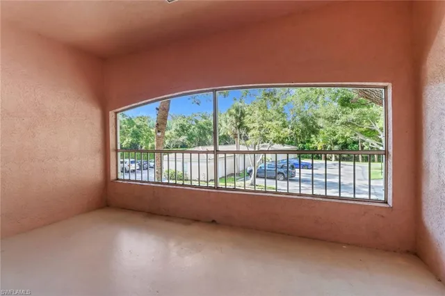 $2,300 | 1096 Woodshire Lane, Unit C202, Naples, FL 34105