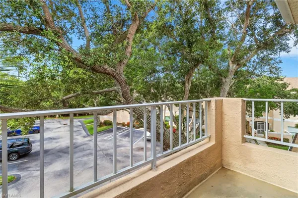 $2,300 | 1096 Woodshire Lane, Unit C202, Naples, FL 34105