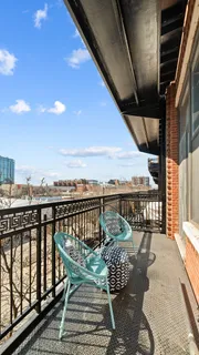 $399,999 | 1040 West Adams Street, Unit 333, Chicago, IL 60607