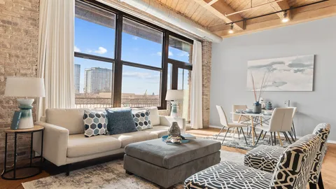 $399,999 | 1040 West Adams Street, Unit 333, Chicago, IL 60607