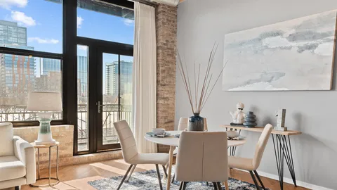 $399,999 | 1040 West Adams Street, Unit 333, Chicago, IL 60607