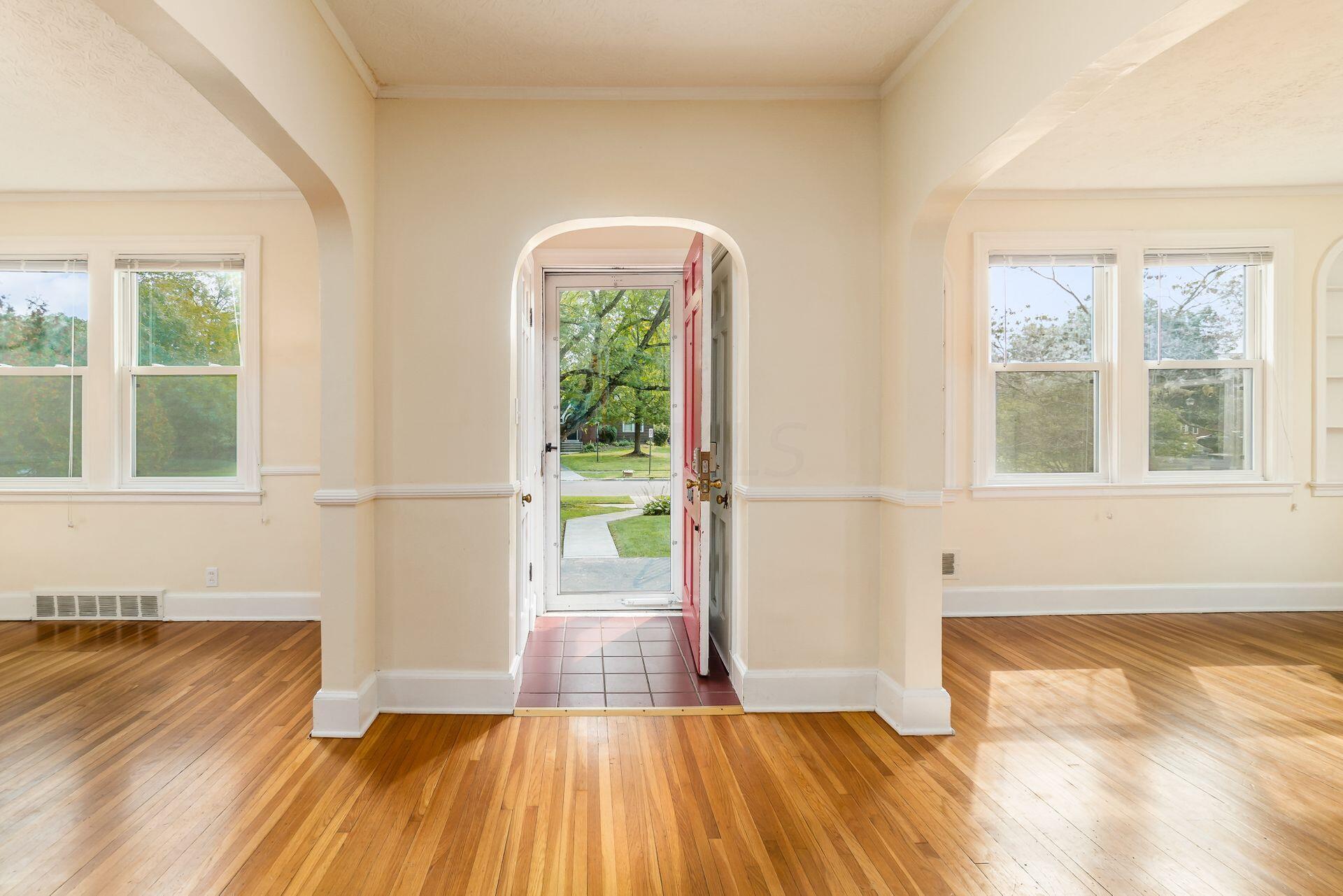 43 South Remington Road Bexley, OH 43209 - Photo 4 of 50