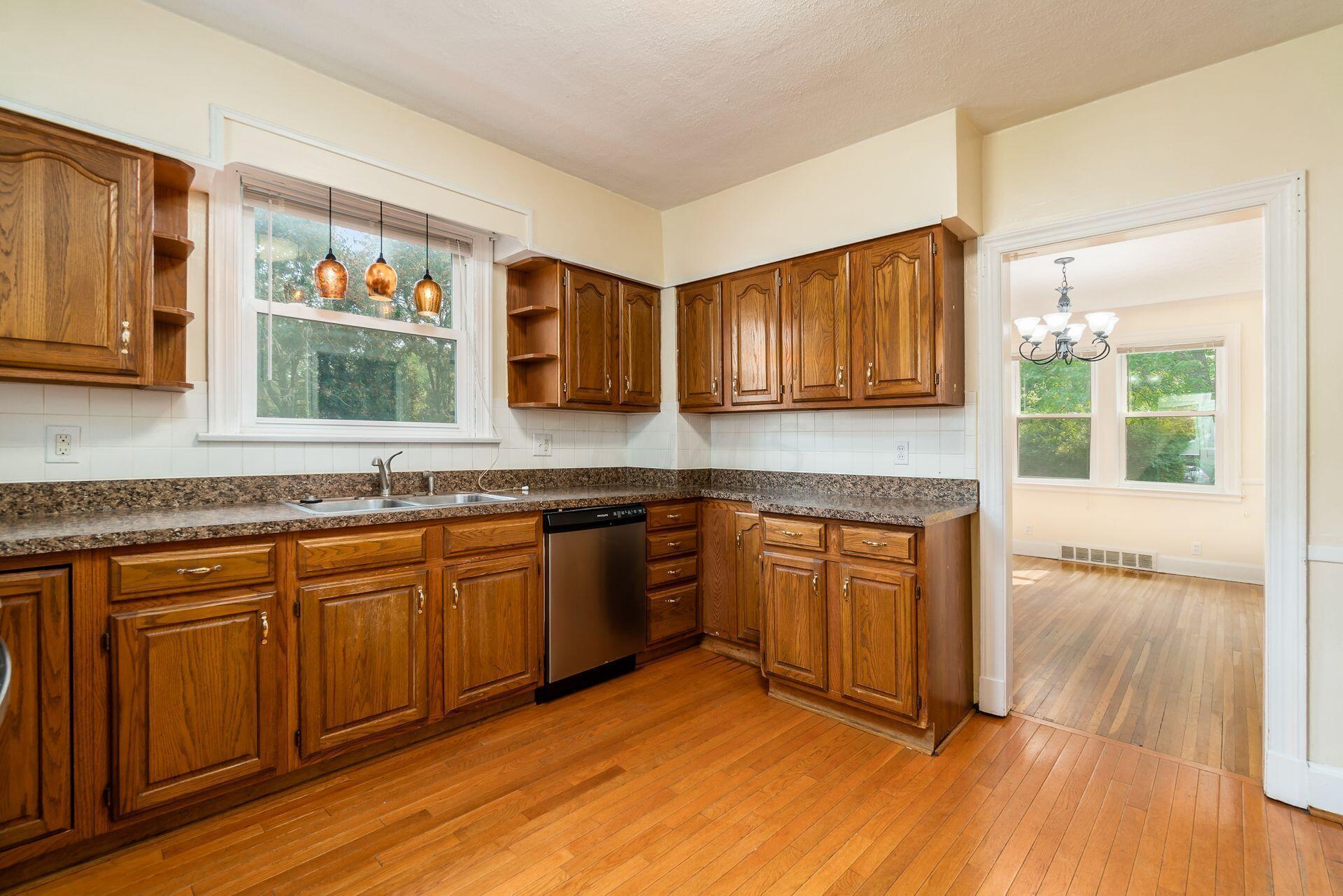 43 South Remington Road Bexley, OH 43209 - Photo 9 of 50