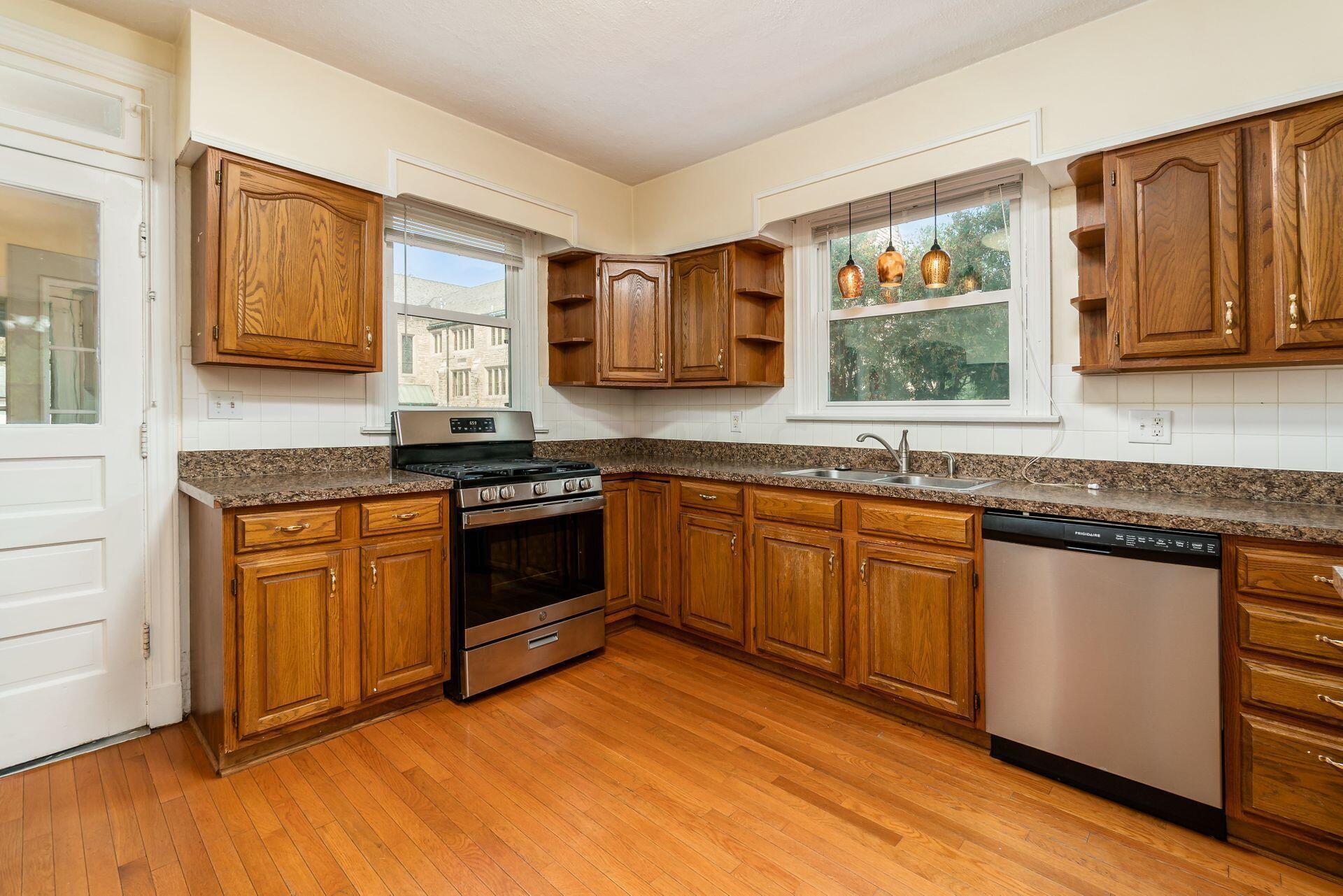 43 South Remington Road Bexley, OH 43209 - Photo 10 of 50