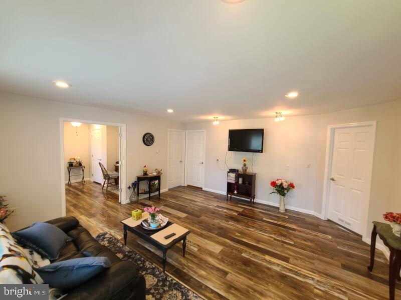 151 Conestoga Drive Doylestown, PA 18901 - Photo 2 of 9