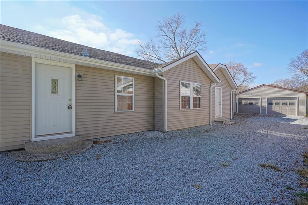 4505 South New Columbus Road Anderson, IN 46013 - Photo 4 of 29 Gallery Image 4