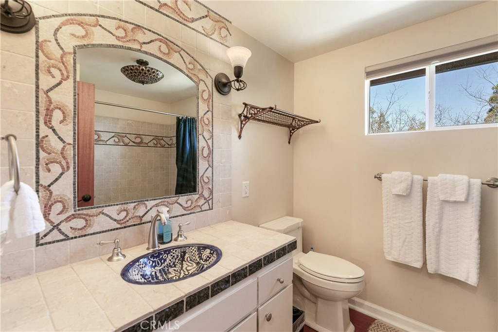 28916 North Shore Road Lake Arrowhead, CA 92352 - Photo 31 of 47