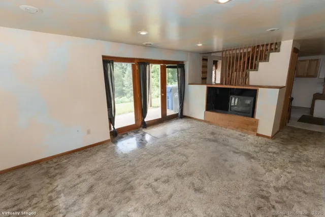 $600,000 | 32 Cedar Lane, Montville, CT 06382