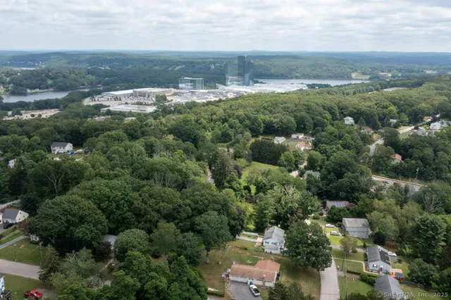 $600,000 | 32 Cedar Lane, Montville, CT 06382