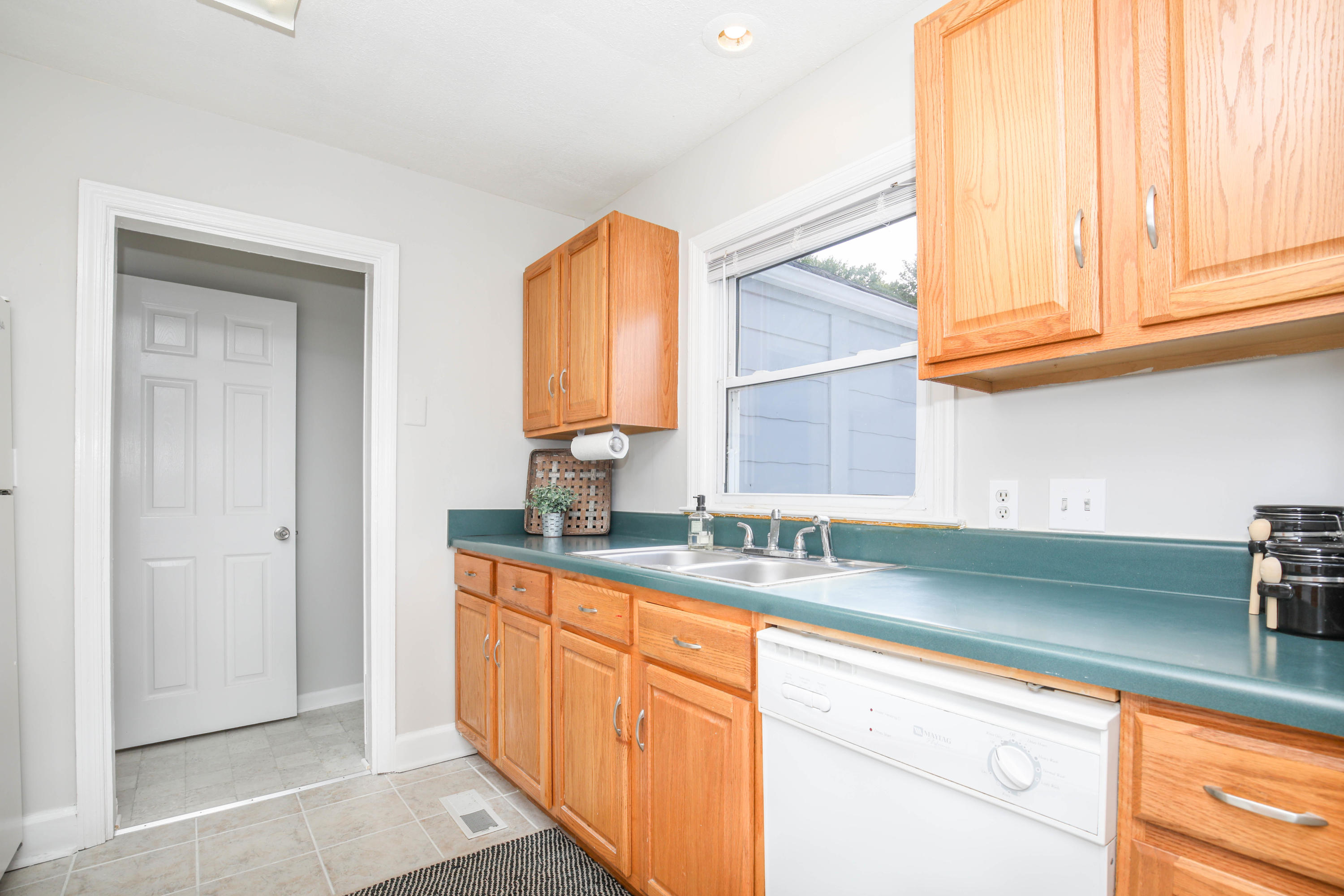 1513 Maxwell Road Chattanooga, TN 37412 - Photo 19 of 41 Kitchen Area