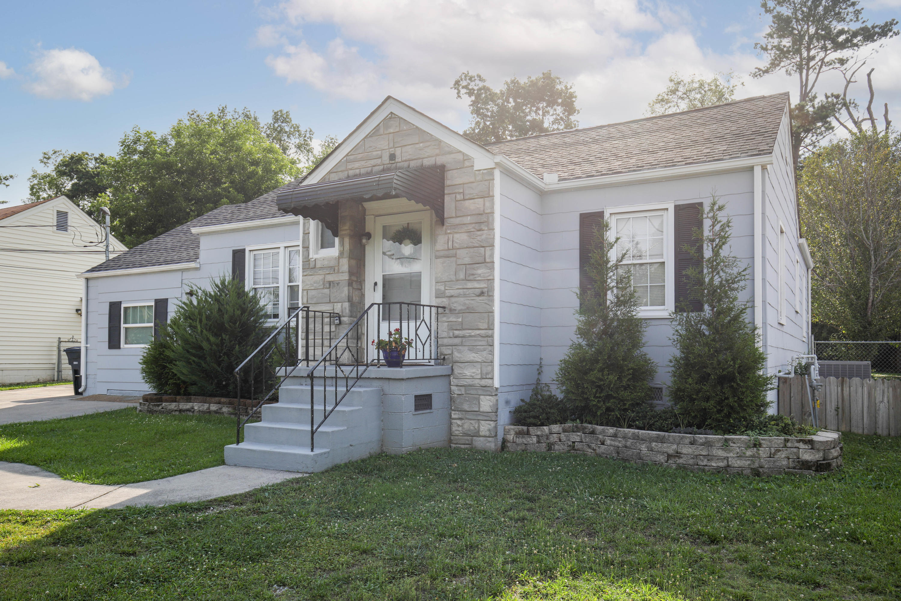 1513 Maxwell Road Chattanooga, TN 37412 - Photo 3 of 41 Easy 1-Level Living