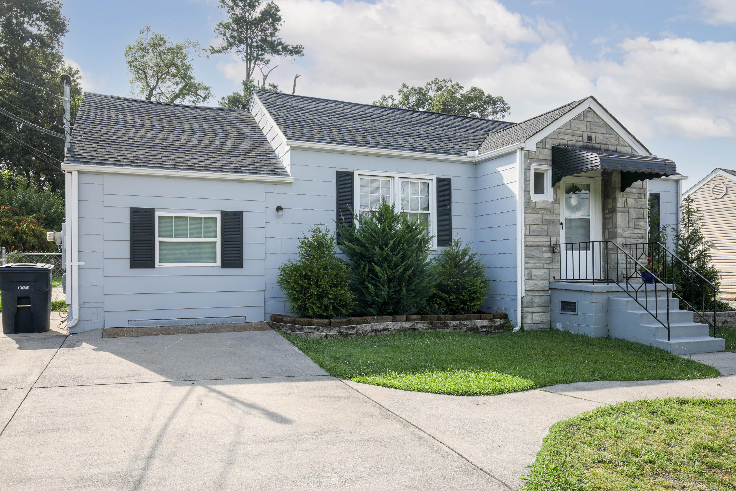 1513 Maxwell Road Chattanooga, TN 37412 - Photo 6 of 41 1- Level Living!