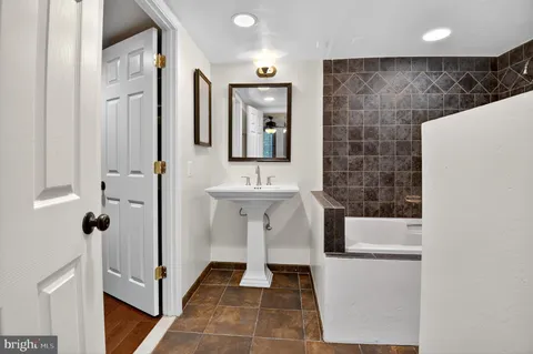 $699,000 | 1099 22nd Street Northwest, Unit 304, Washington, DC 20037