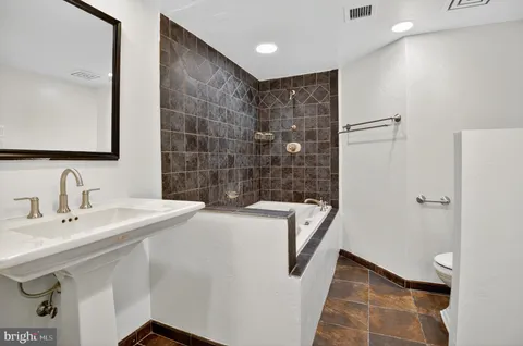 $699,000 | 1099 22nd Street Northwest, Unit 304, Washington, DC 20037