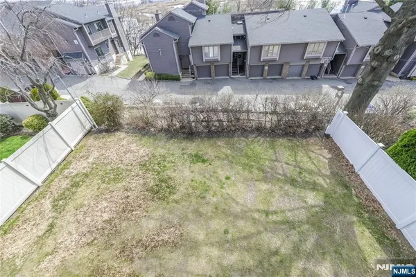 $4,800 | 270 Lafayette Avenue, Unit 2, Lyndhurst, NJ 07071