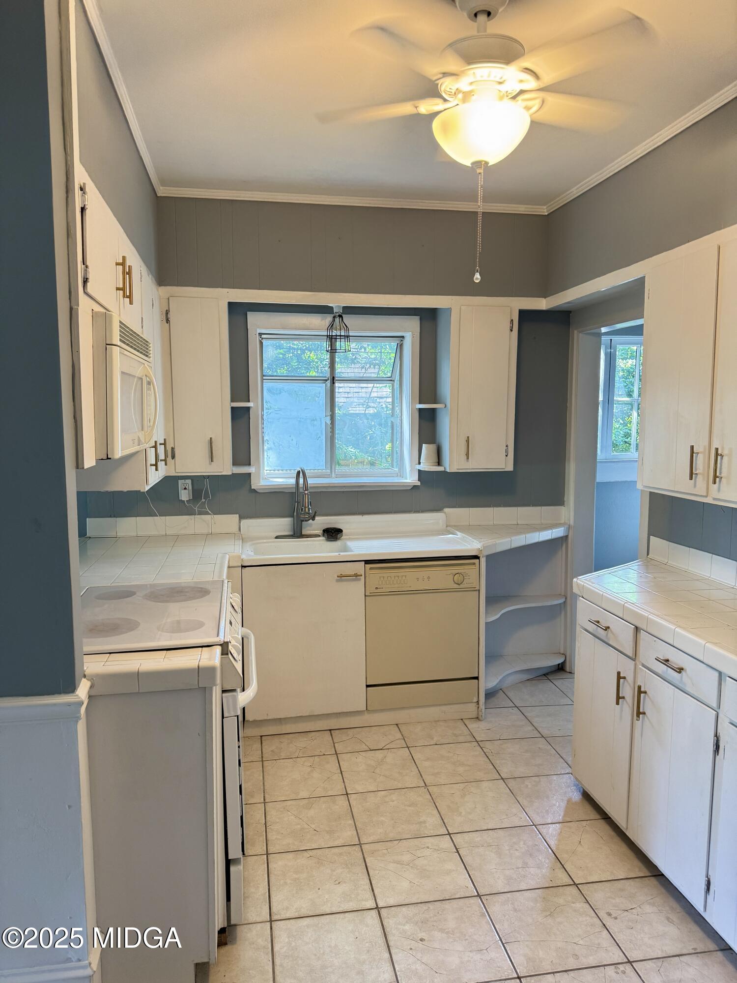 3408 Ridge Avenue Macon, GA 31204 - Photo 6 of 25 Farmhouse Sink
