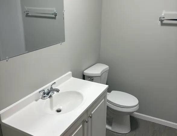 $1,100 | 9824 South Cicero Avenue, Unit 2B, Oak Lawn, IL 60453