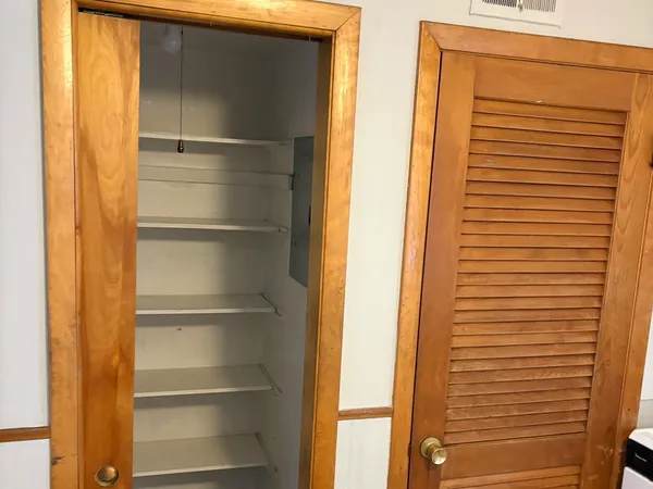 $1,100 | 9824 South Cicero Avenue, Unit 2B, Oak Lawn, IL 60453