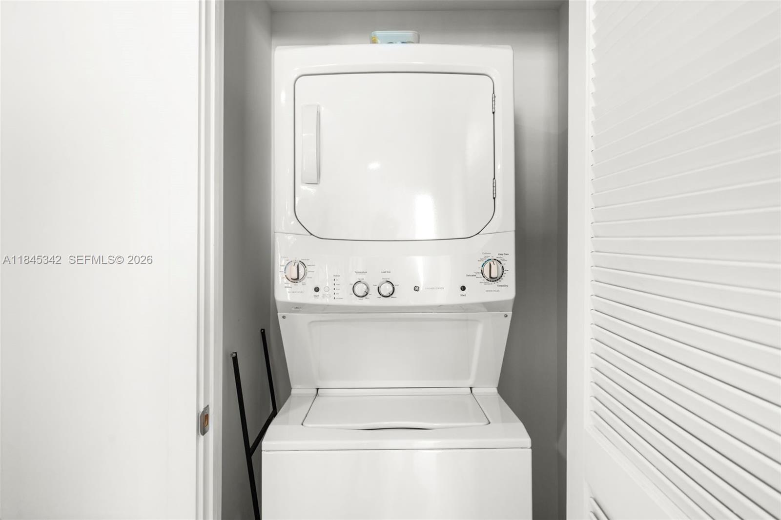 3900 Biscayne Boulevard, Unit S400 Miami, FL 33137 - Photo 23 of 50 a view of washer and dryer