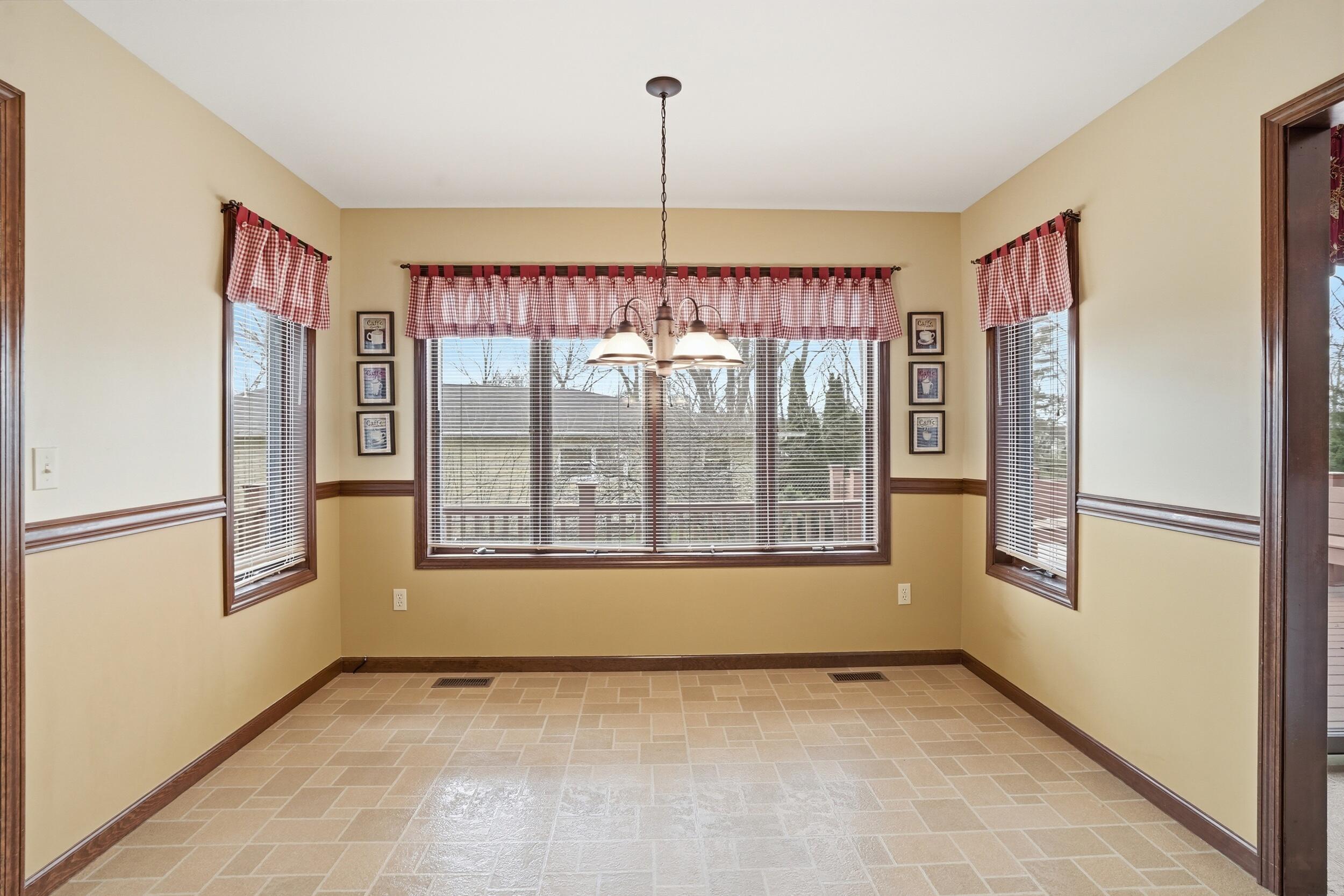 3921 Bonnie Drive Crown Point, IN 46307 - Photo 12 of 66 2500x1667