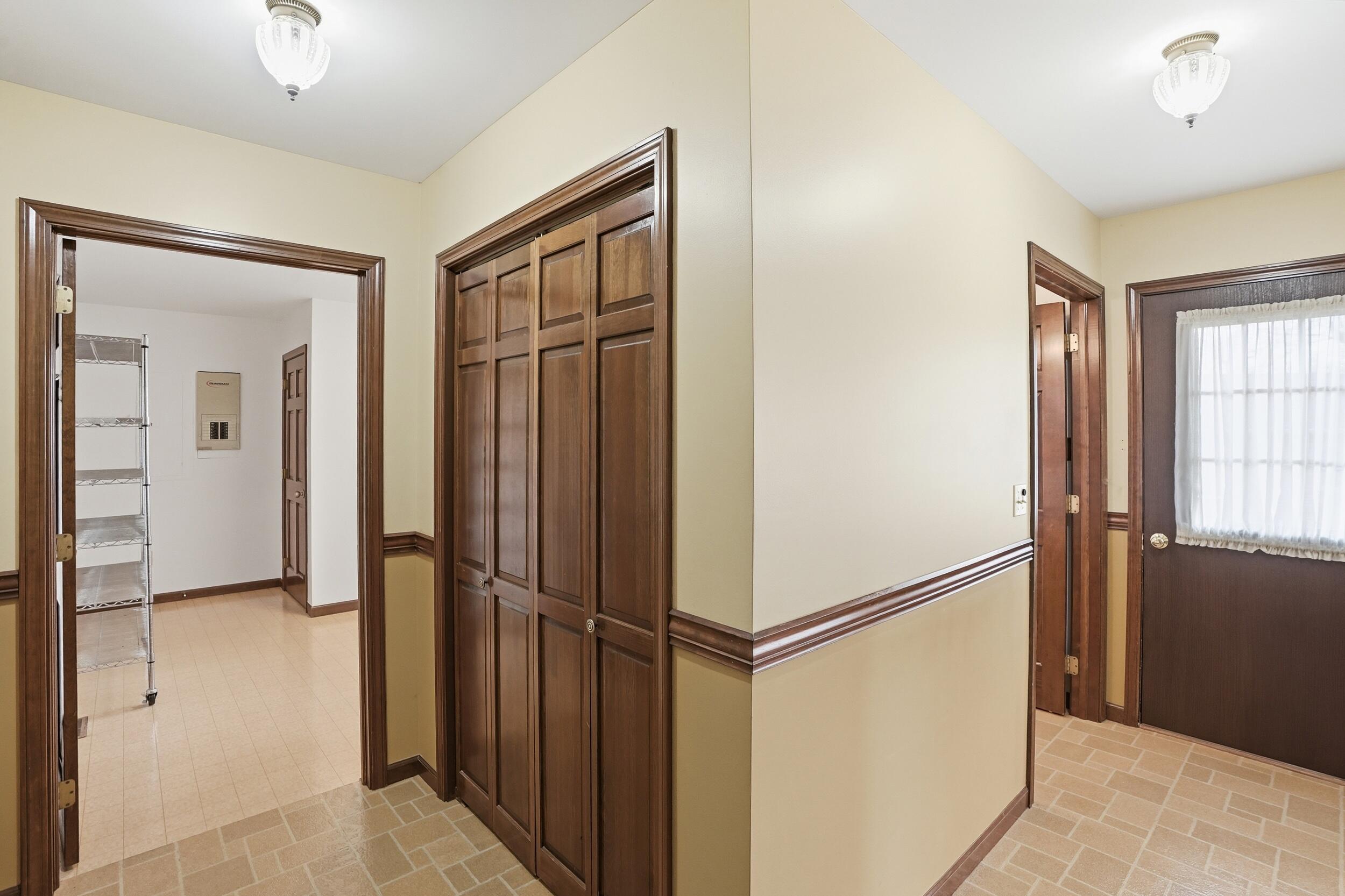 3921 Bonnie Drive Crown Point, IN 46307 - Photo 14 of 66 2500x1666