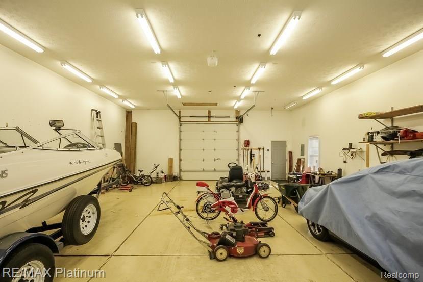 2813 Black Eagle Ridge Howell, MI 48843 - Photo 33 of 61 034-2987366-small.jpg