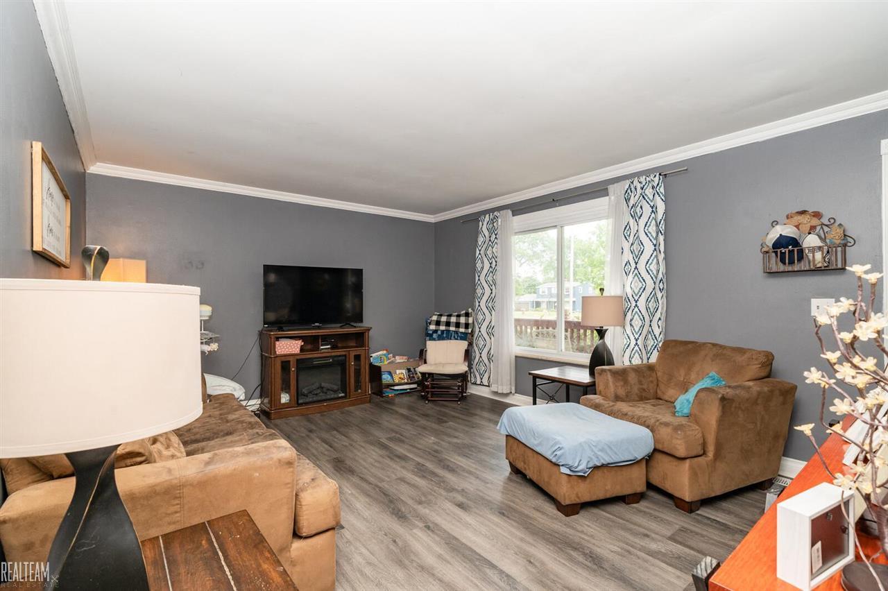 8195 Barden Road Davison, MI 48423 - Photo 4 of 23 50045821-3.JPG