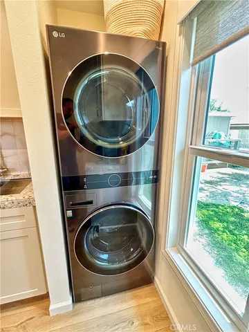 a close up view of washer and dryer