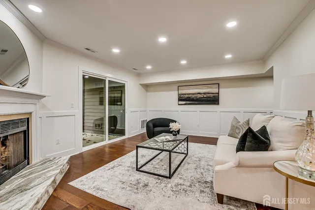 $575,000 | 145 Maplewood Court, Edison, NJ 08820