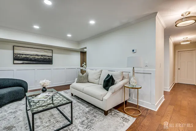 $575,000 | 145 Maplewood Court, Edison, NJ 08820