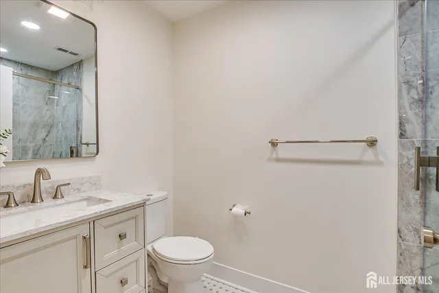 $575,000 | 145 Maplewood Court, Edison, NJ 08820