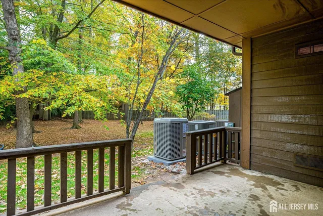 $575,000 | 145 Maplewood Court, Edison, NJ 08820