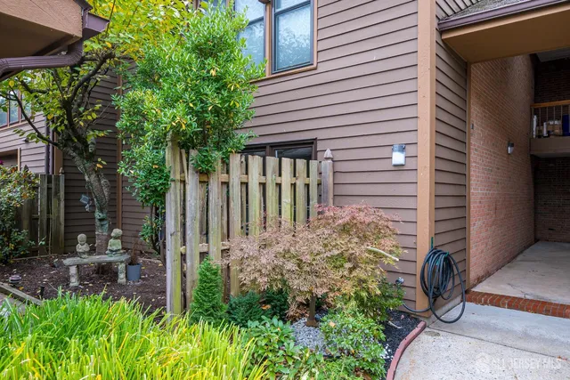 $575,000 | 145 Maplewood Court, Edison, NJ 08820