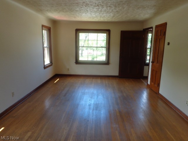 6217-6219 Stanbury Road Parma, OH 44129 - Photo 5 of 22 Living Room