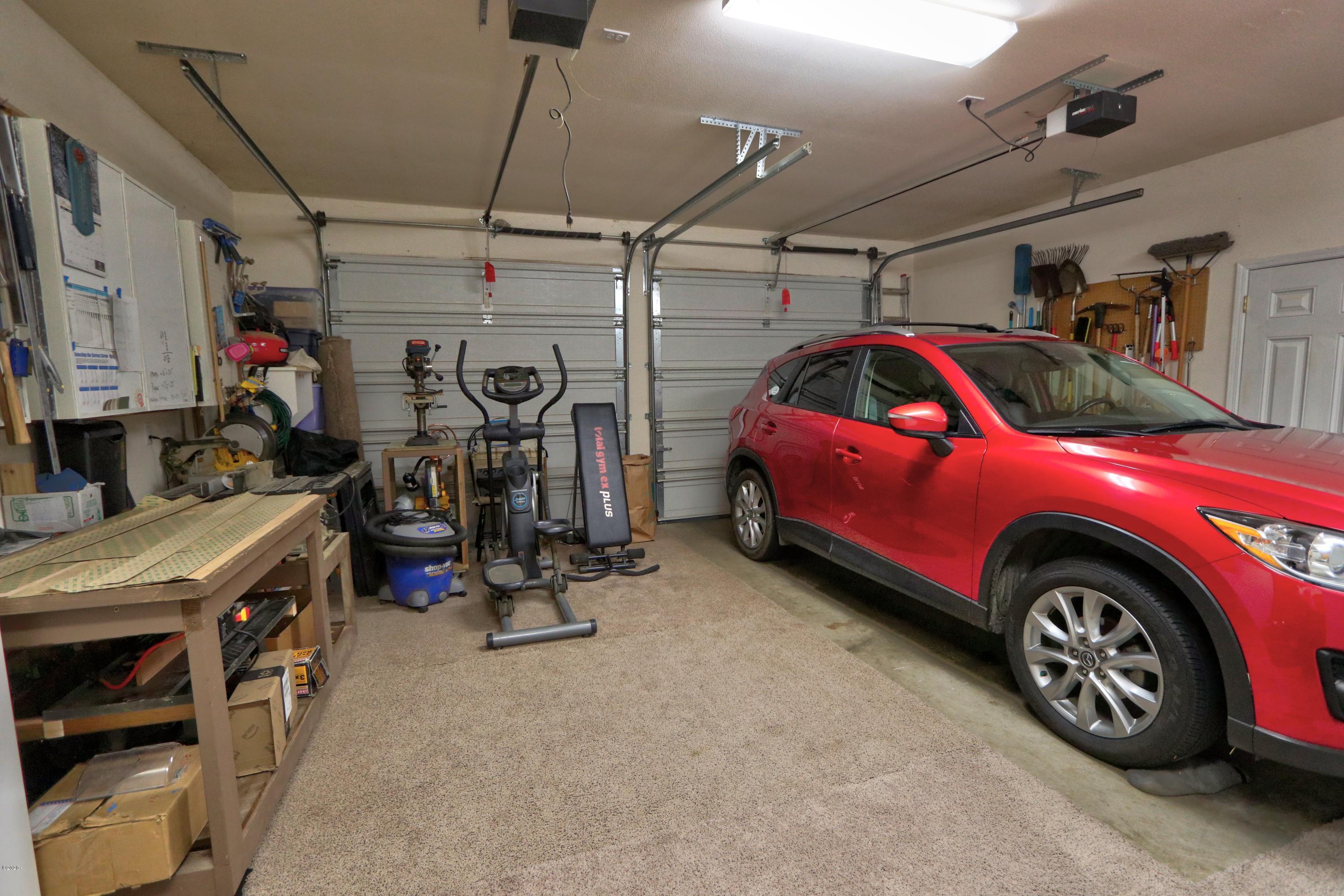 60 Gull Station Depoe Bay, OR 97341 - Photo 33 of 36 Garage
