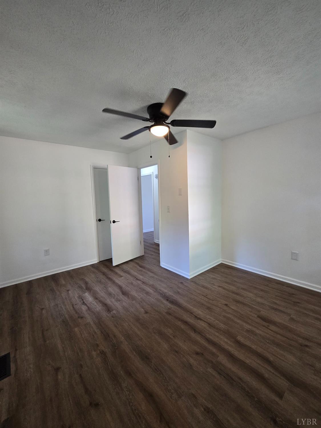 307 Hunter Road Brookneal, VA 24528 - Photo 14 of 17 Gallery Image 14